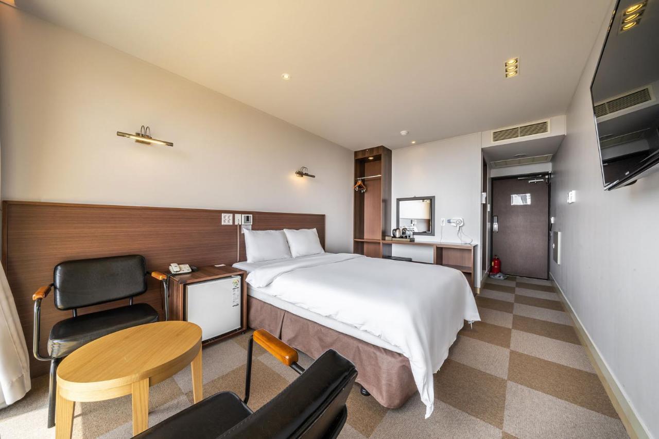 Sunrise Hotel Jungmun Branch Согвіпо Екстер'єр фото